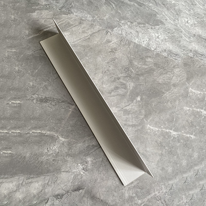 Alta larghezza lucida dell'interno 10mm-50mm degli angolari protettivi della parete del PVC
