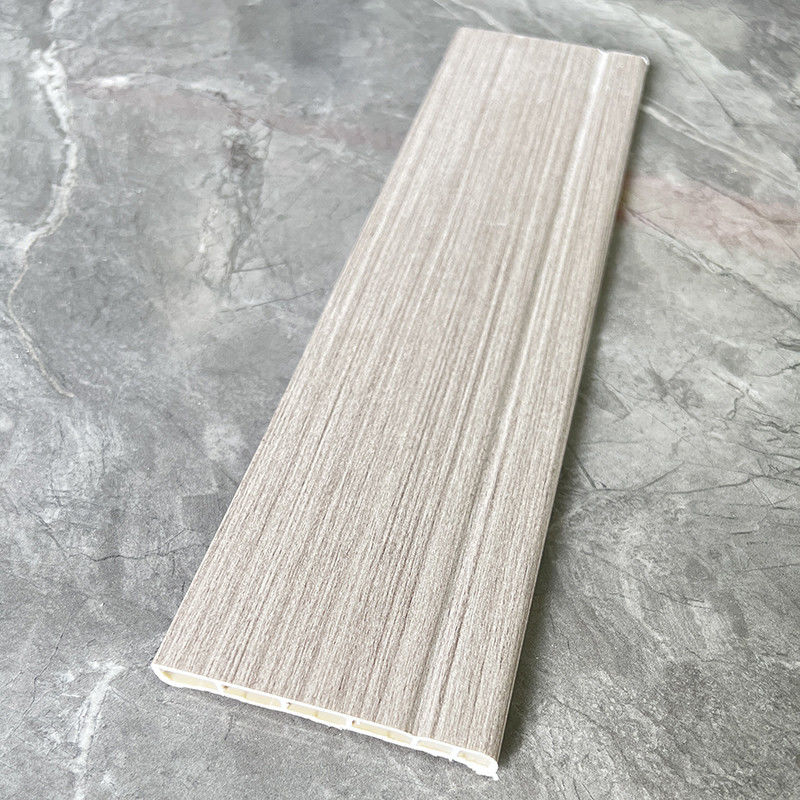 Acque resistenti 150mm Pvc Skirting Board Decorativo per interni sofisticati