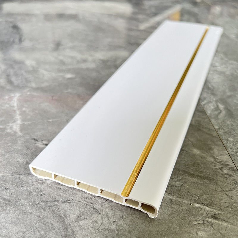 Acque resistenti 150mm Pvc Skirting Board Decorativo per interni sofisticati